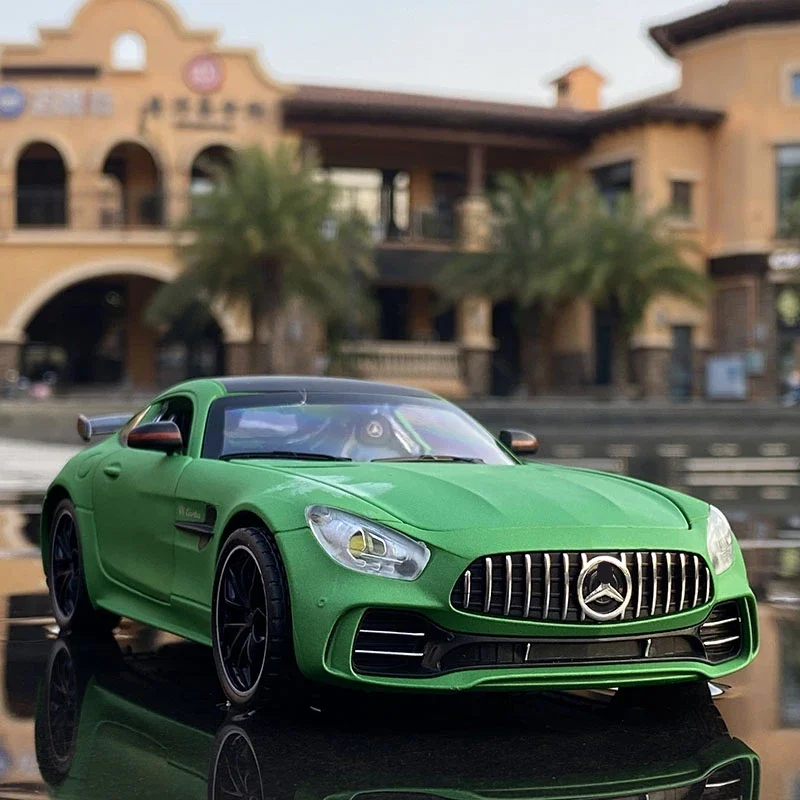 1:32 Green Mercedes-AMG GT Diecast Model Car 2 1:32 Green Mercedes-AMG GT Diecast Model Car - Image 2