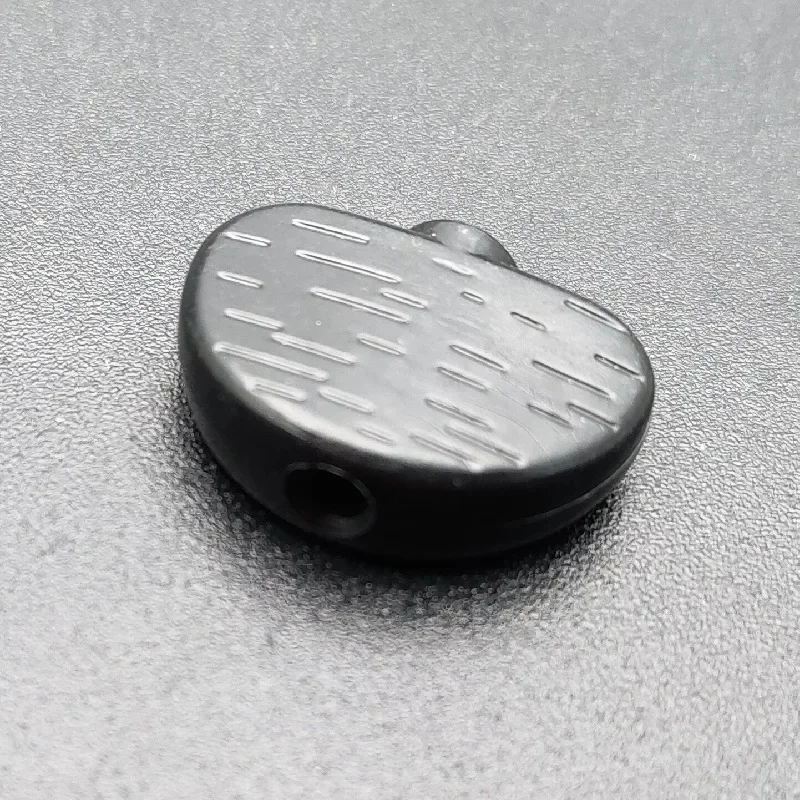 6 Piece Black Plastic Guitar Tuning Pegs Set 3 6 Piece Black Plastic Guitar Tuning Pegs Set - Image 3