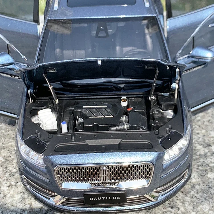 1/18 Lincoln Nautilus SUV Glossy Blue Model 3 1/18 Lincoln Nautilus SUV Glossy Blue Model - Image 3