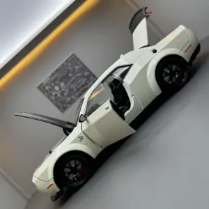 Dodge Challenger SRT Hellcat 1:24 Diecast Model 12 S67a8b1efe9fe40929b0b1661b3d6f1c2e