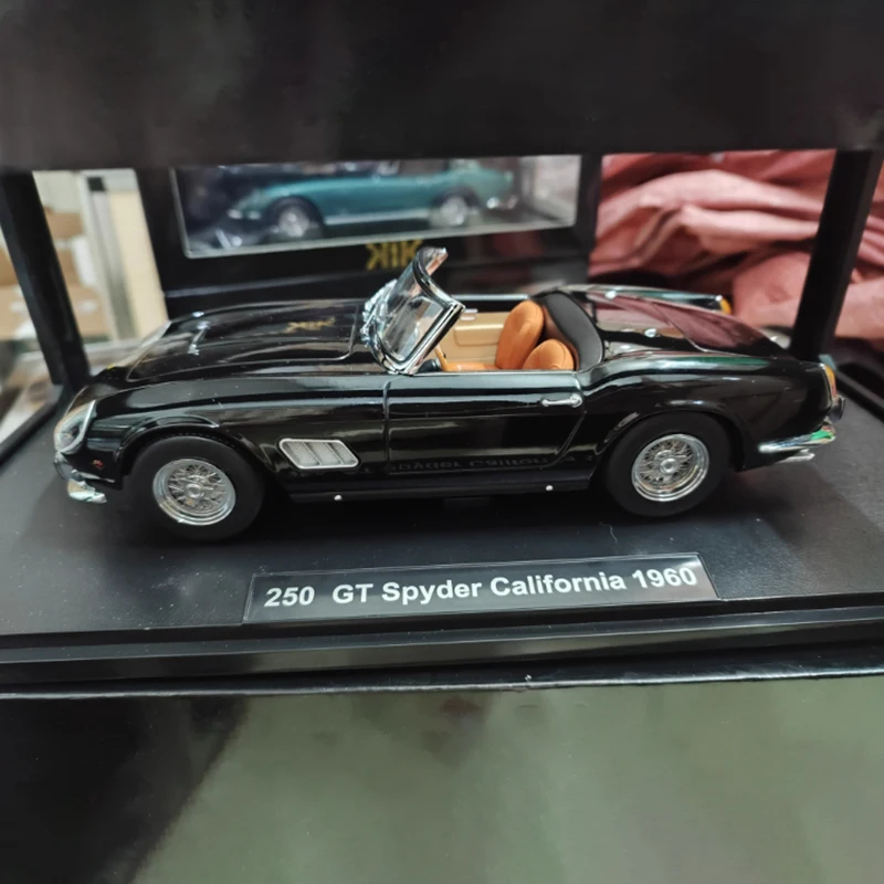 Diecast 1:18 Scale Ferrari 250 GT 1960 Model 18 Diecast 1:18 Scale Ferrari 250 GT 1960 Model - Image 18