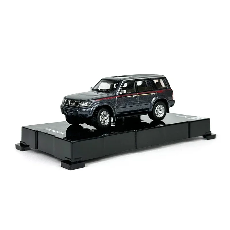 1:64 Scale Nissan Patrol Y61 Diecast Model 4 1:64 Scale Nissan Patrol Y61 Diecast Model - Image 4