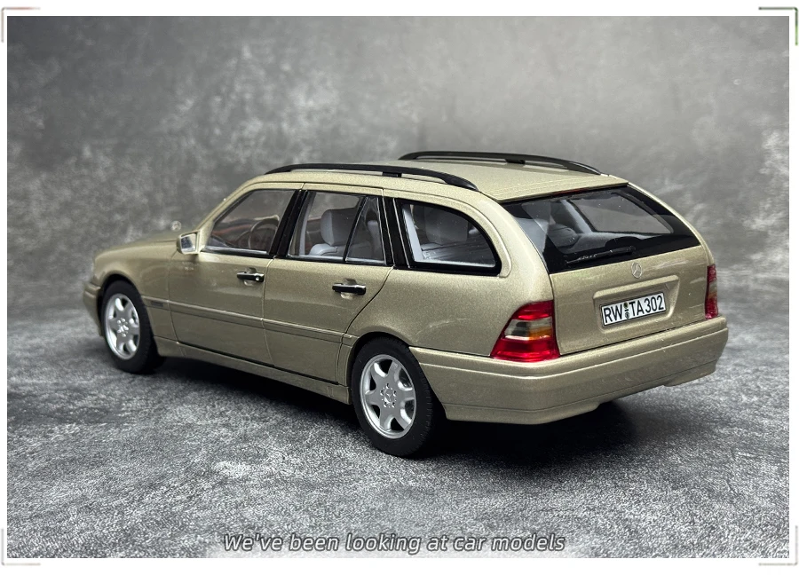1/18 Scale Benz C-Class T-Model Diecast Model 9 1/18 Scale Benz C-Class T-Model Diecast Model - Image 9
