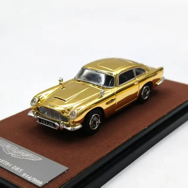 1:64 Scale Aston Martin DB5 Diecast Models - Image 4