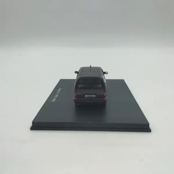 Renault Espace II 1:43 Scale Die-Cast Model - Image 5