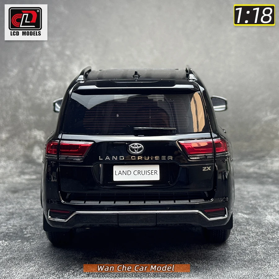 Toyota Land Cruiser LC300 ZX Diecast Model 1/18 12 Toyota Land Cruiser LC300 ZX Diecast Model 1/18 - Image 12