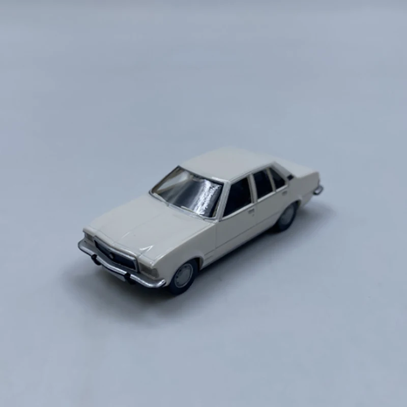 Wiking 1:87 Scale Ford Escort Model Car 2 Wiking 1:87 Scale Ford Escort Model Car - Image 2