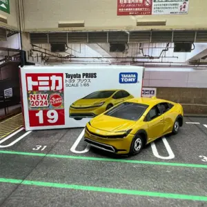 TOMY Toyota Prius Diecast Model Car Set 11 S6d69d03851a64c6b9433c0d022310f66F