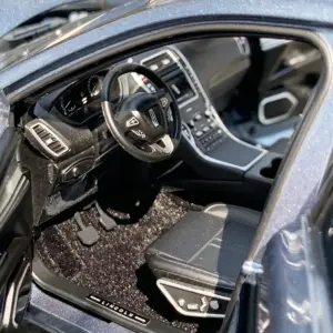 1/18 Lincoln Nautilus SUV Glossy Blue Model 10 S6ed716f113e74ffda791aefc3343b123D