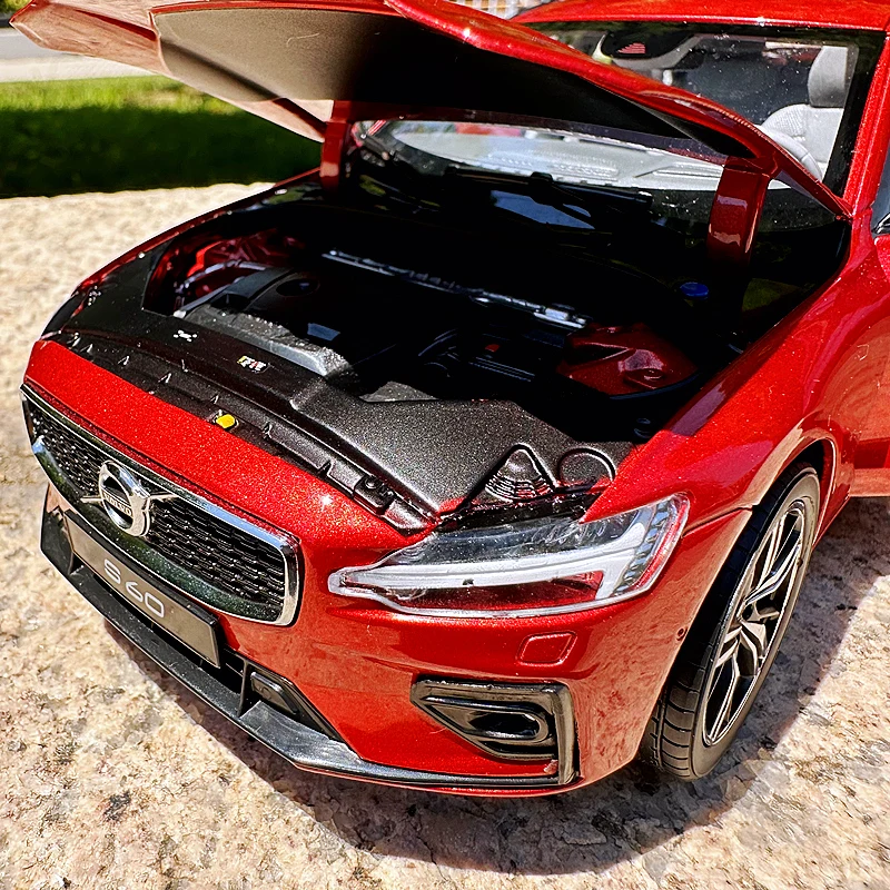 1:18 Scale Volvo S60 Diecast Model Red 6 1:18 Scale Volvo S60 Diecast Model Red - Image 6