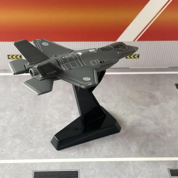 F-35A Fighter Jet Miniature Diecast Model - Image 5