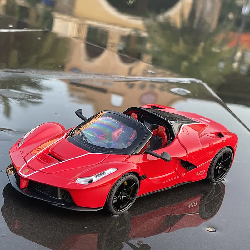1:24 Scale LaFerrari Aperta Diecast Model 2 1:24 Scale LaFerrari Aperta Diecast Model - Image 2