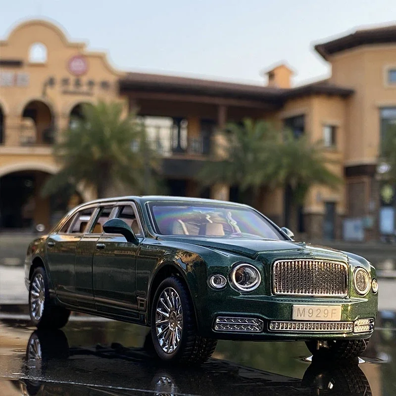 1:24 Mulsanne Diecast Model Dark Green Luxury Car 4 1:24 Mulsanne Diecast Model Dark Green Luxury Car - Image 4