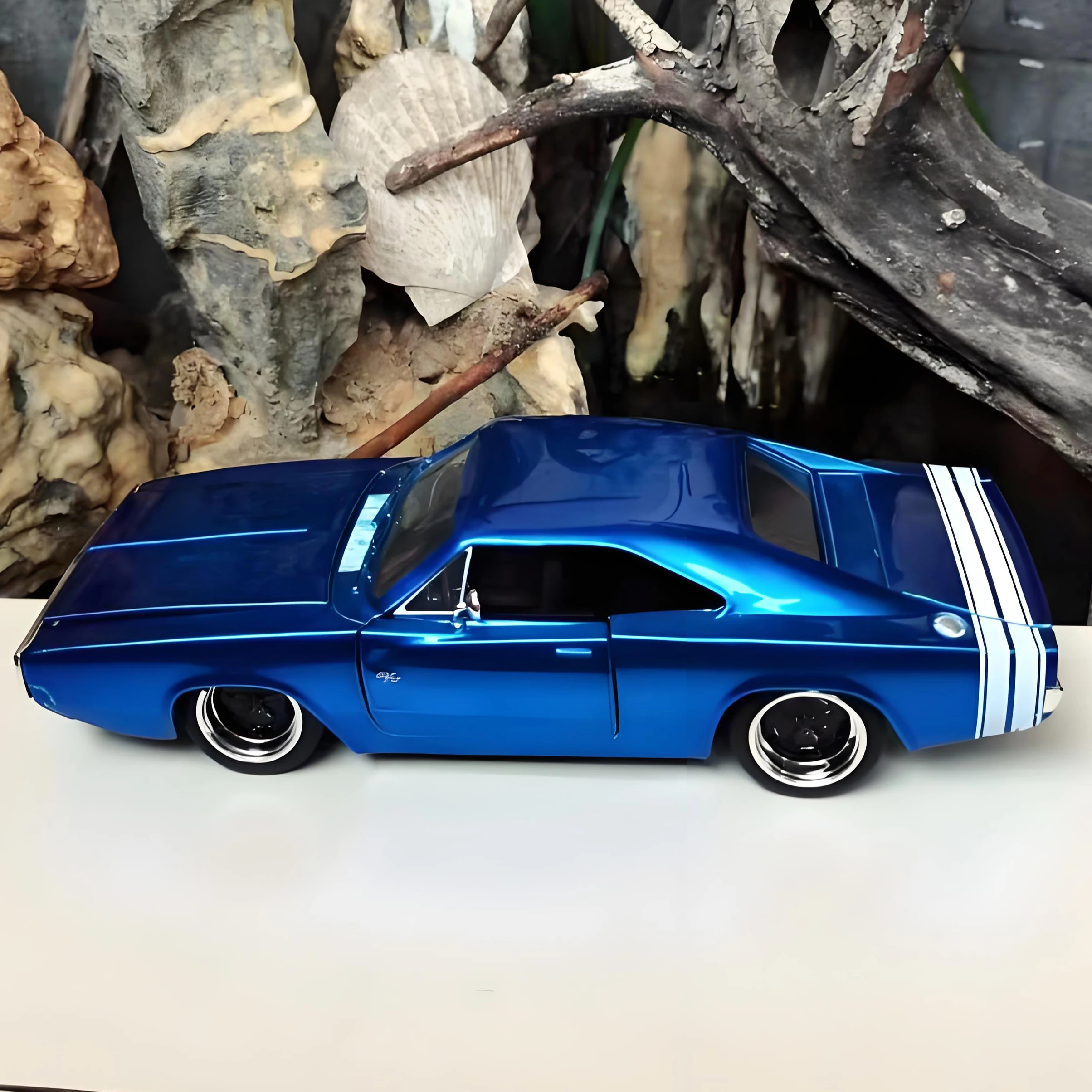1:24 Scale 1968 Dodge Charger Diecast Model 2 1:24 Scale 1968 Dodge Charger Diecast Model - Image 2
