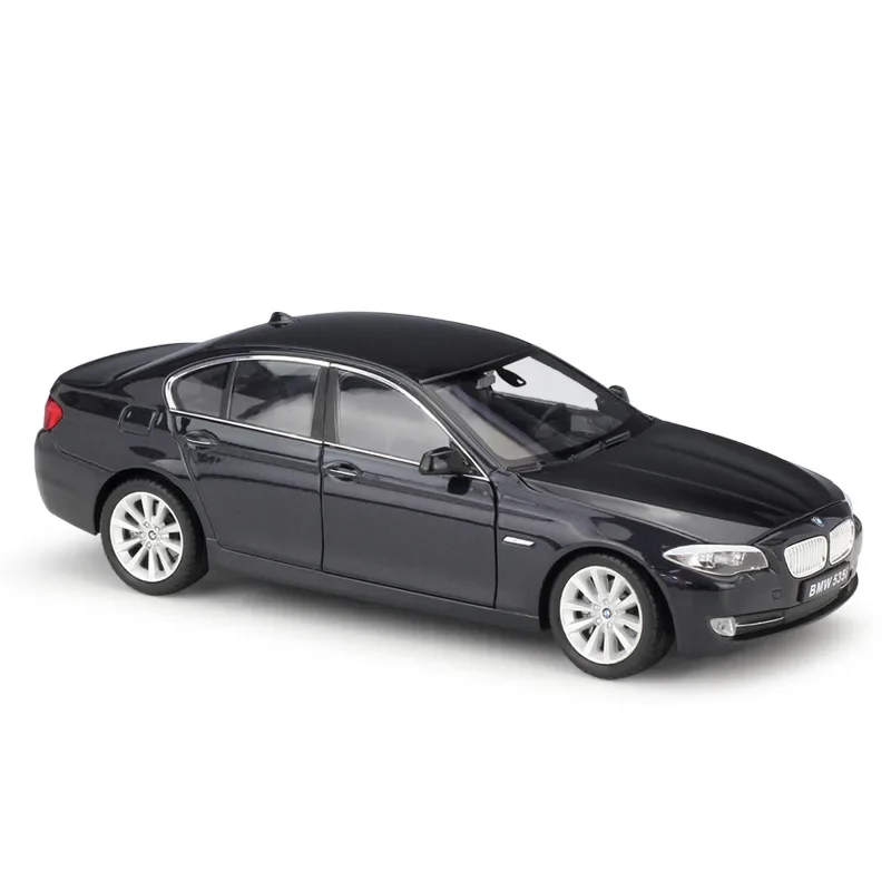 Welly 1:24 Scale Black BMW 535i Model Car 6 Welly 1:24 Scale Black BMW 535i Model Car - Image 6