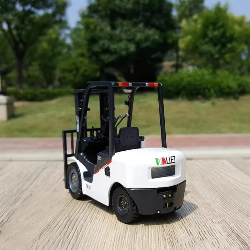 Diecast 1:25 Scale ITALIFT Forklift Model 4 Diecast 1:25 Scale ITALIFT Forklift Model - Image 4