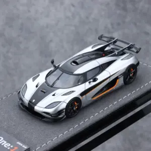 1:64 Koenigsegg One:1 Model by TOMICA 45 S7c854a2b16ce46efaab67e57a99bfaa1z