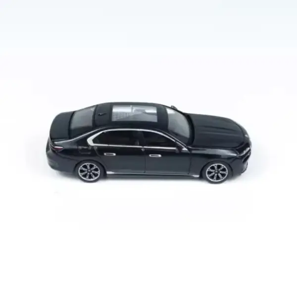 MINI GT 1:64 Scale BMW i7 eDrive 50 Model - Image 5