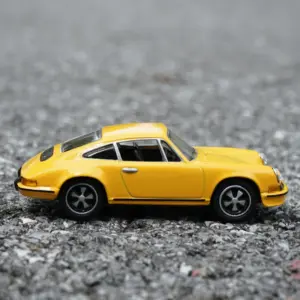 Porsche 911 1971 Die-Cast Model in Yellow 6 S7d8e4b0d1ab648c281880333eadbec825 1