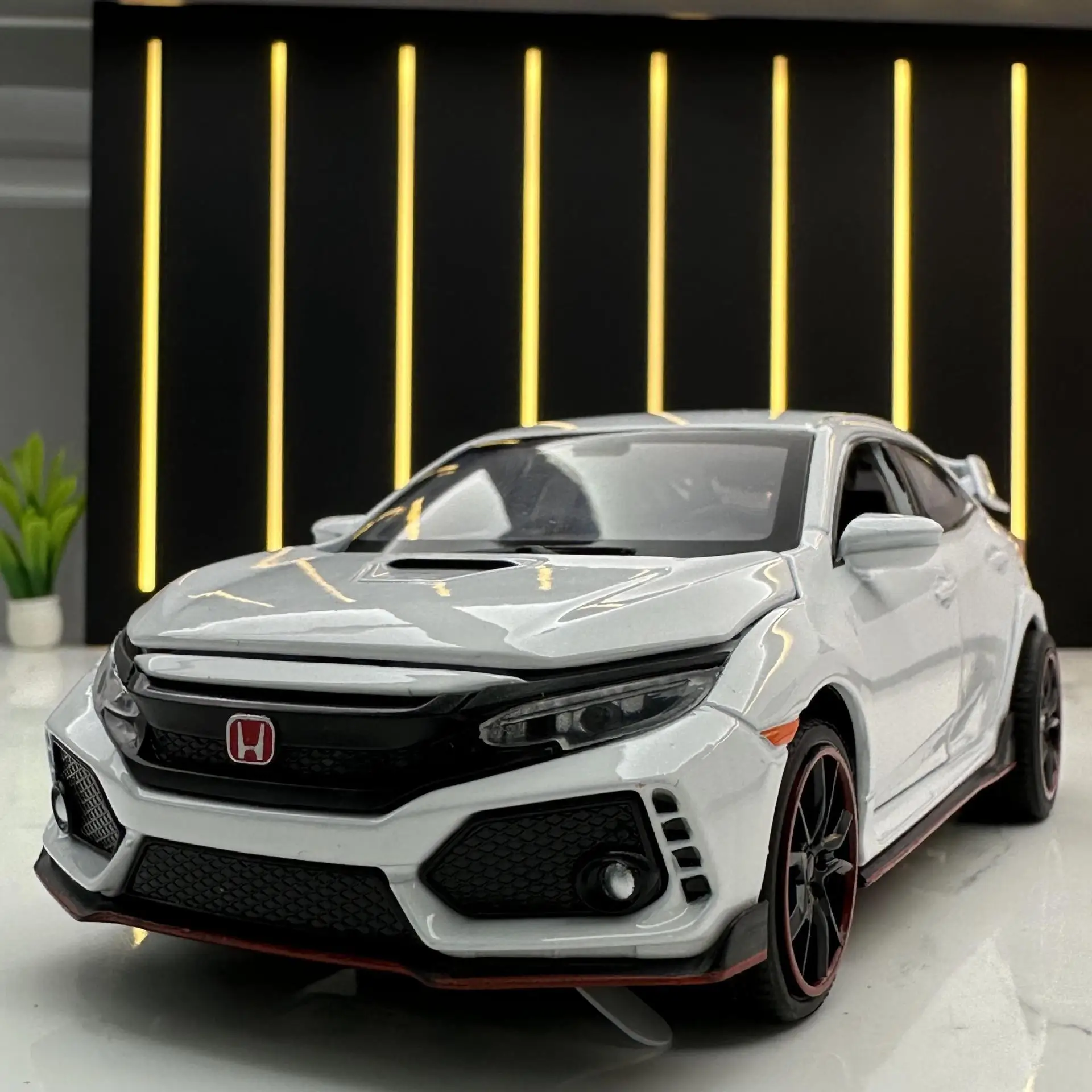 1:32 Honda Civic Type-R Diecast Model Car 2 1:32 Honda Civic Type-R Diecast Model Car - Image 2