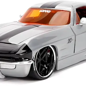 1963 Corvette Sting Ray 1:24 Scale Diecast Model 7 S804d6bcc64cd466e8b303efe84138769Z