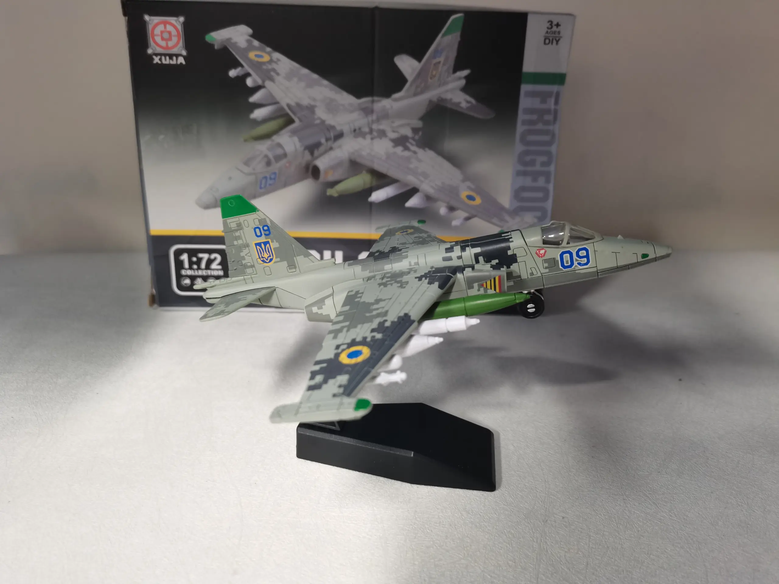 1/72 Scale Su-25 Frogfoot Model Kit 5 1/72 Scale Su-25 Frogfoot Model Kit - Image 5