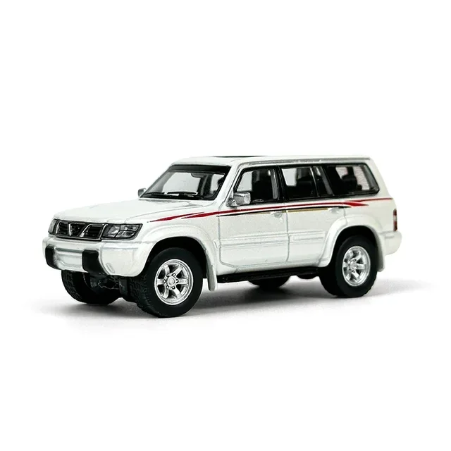 1:64 Scale Nissan Patrol Y61 Diecast Model 8 1:64 Scale Nissan Patrol Y61 Diecast Model - Image 8
