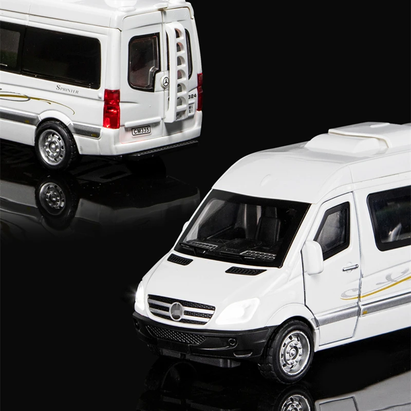 1:32 Scale Zinc Alloy Motorhome Bus Model 6 1:32 Scale Zinc Alloy Motorhome Bus Model - Image 6