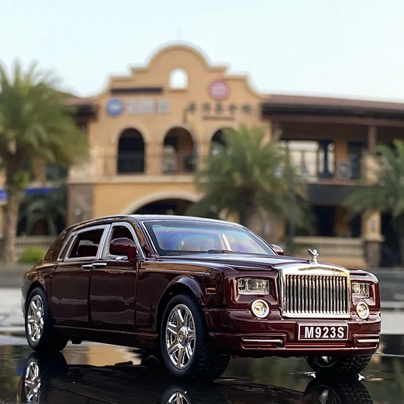 1:24 White Rolls-Royce Phantom Diecast Model 8 1:24 White Rolls-Royce Phantom Diecast Model - Image 8