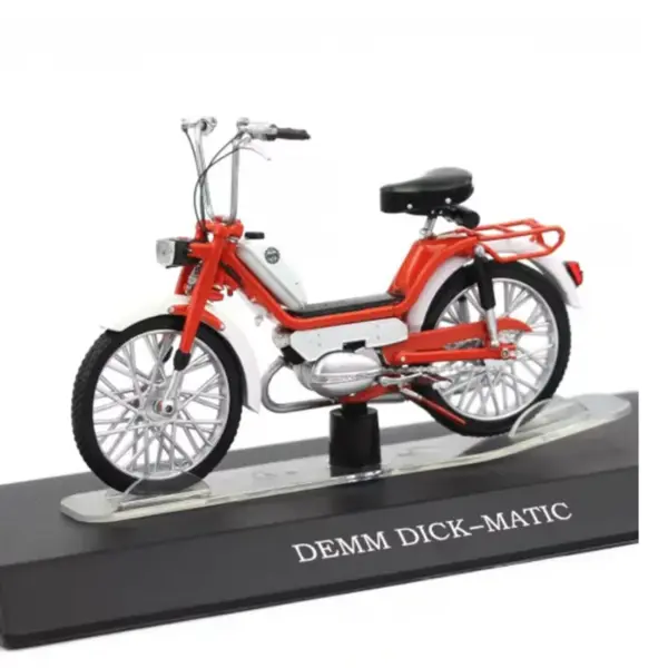 Piaggio Ciao 1:18 Scale Diecast Motorcycle Model - Image 5