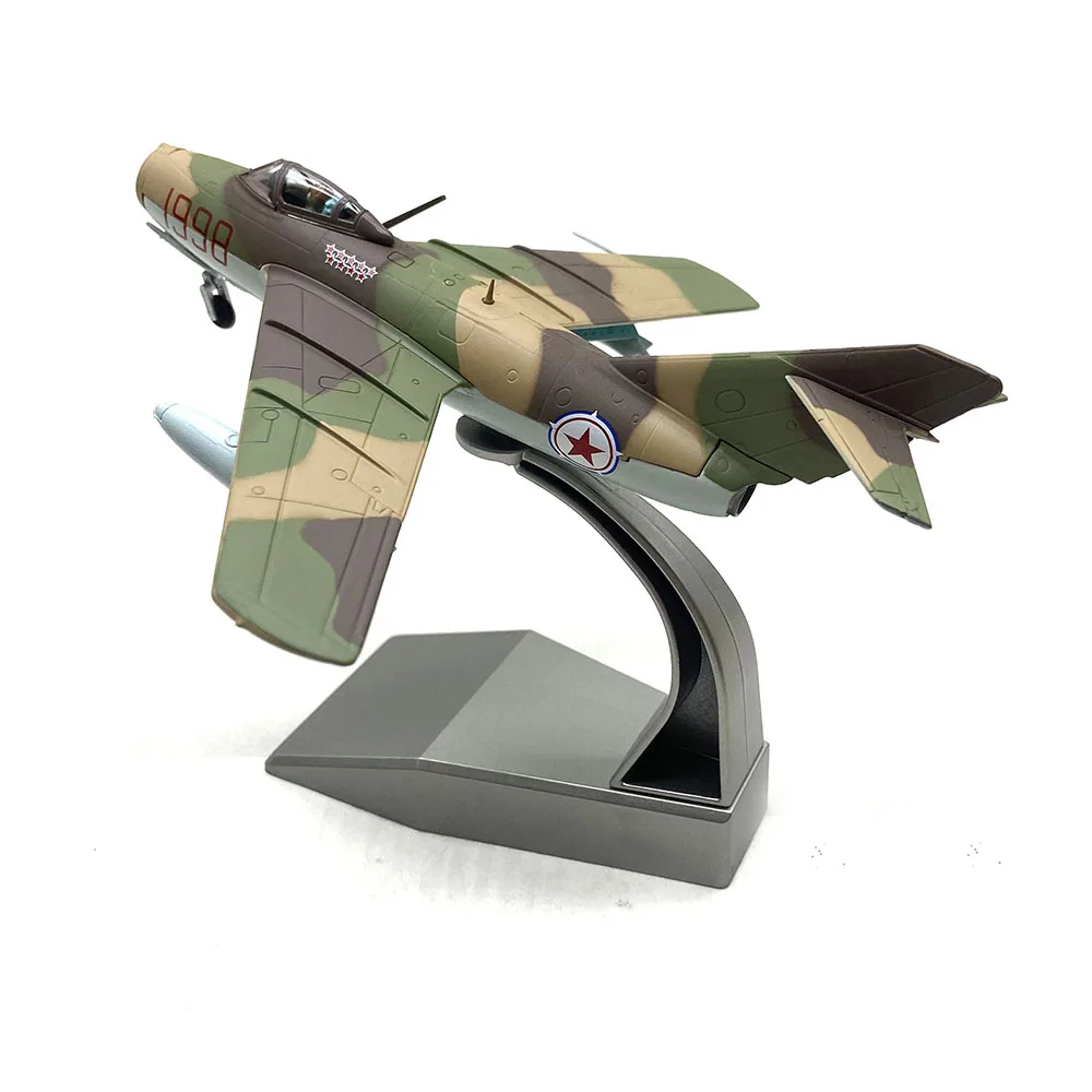 MiG-15 1:72 Scale Model Aircraft Collectible 6 MiG-15 1:72 Scale Model Aircraft Collectible - Image 6