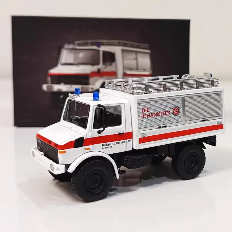 1/64 Scale Unimog U1300L Off-Road Model 7 1/64 Scale Unimog U1300L Off-Road Model - Image 7