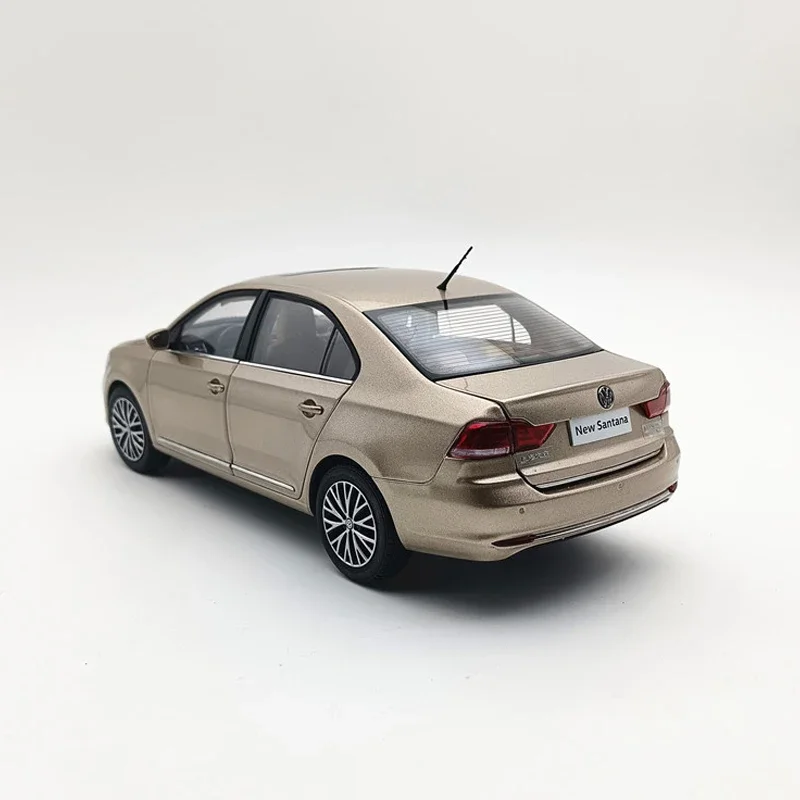 Diecast 1:18 Gold New Santana Model Car 4 Diecast 1:18 Gold New Santana Model Car - Image 4