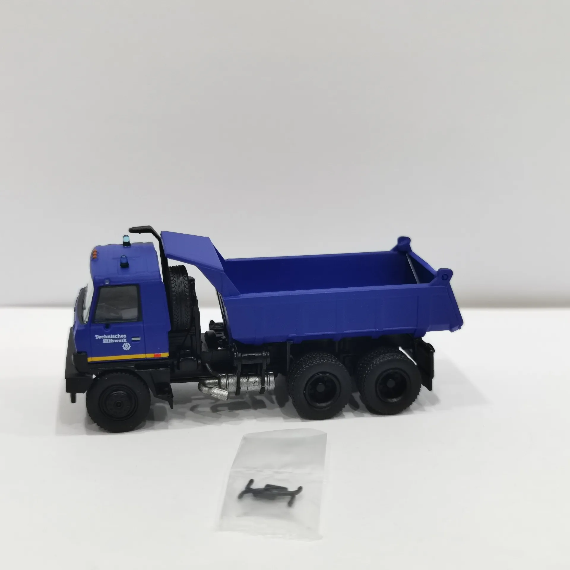 Diecast Tatra 815 Kipper Dump Truck Model 2 Diecast Tatra 815 Kipper Dump Truck Model - Image 2