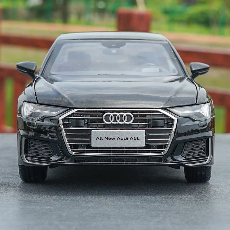 1:18 Audi A6L Die-cast Metal Alloy Model 2 1:18 Audi A6L Die-cast Metal Alloy Model - Image 2