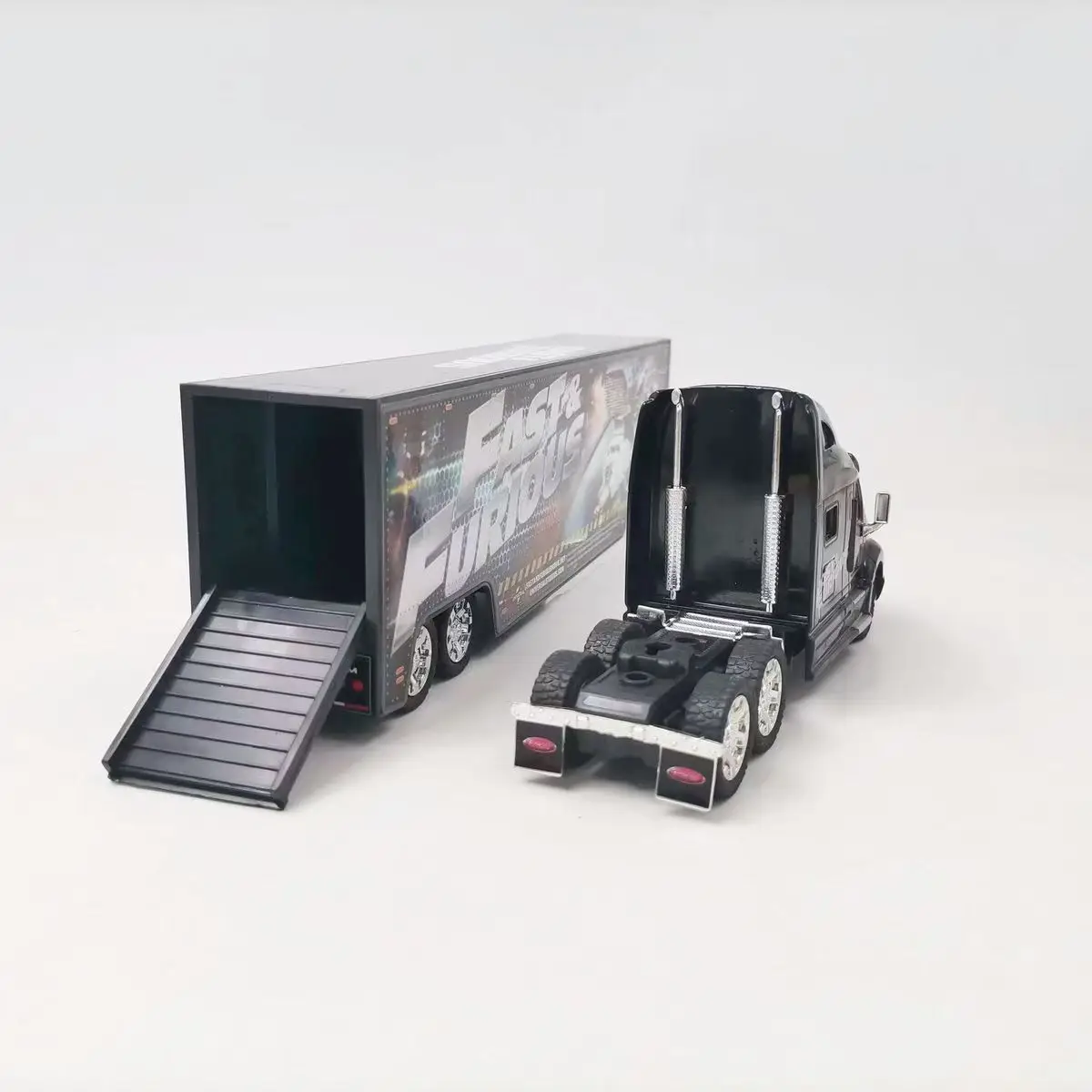1:64 Scale Peterbilt Model 387 Hauler Truck 2 1:64 Scale Peterbilt Model 387 Hauler Truck - Image 2