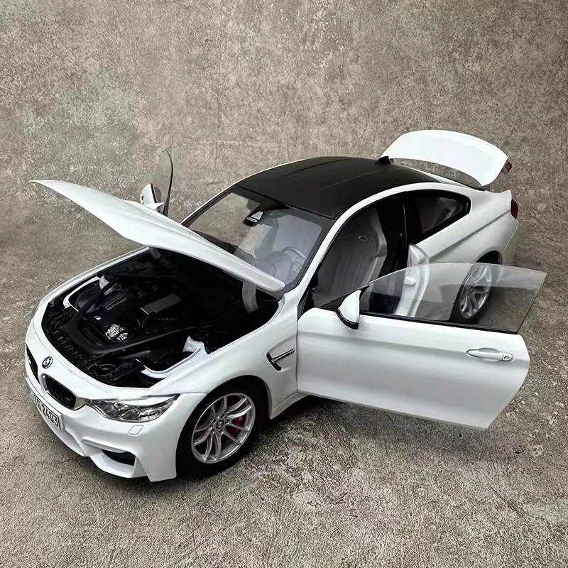 Diecast 1/18 BMW M4 Model Car Set 3 Diecast 1/18 BMW M4 Model Car Set - Image 3
