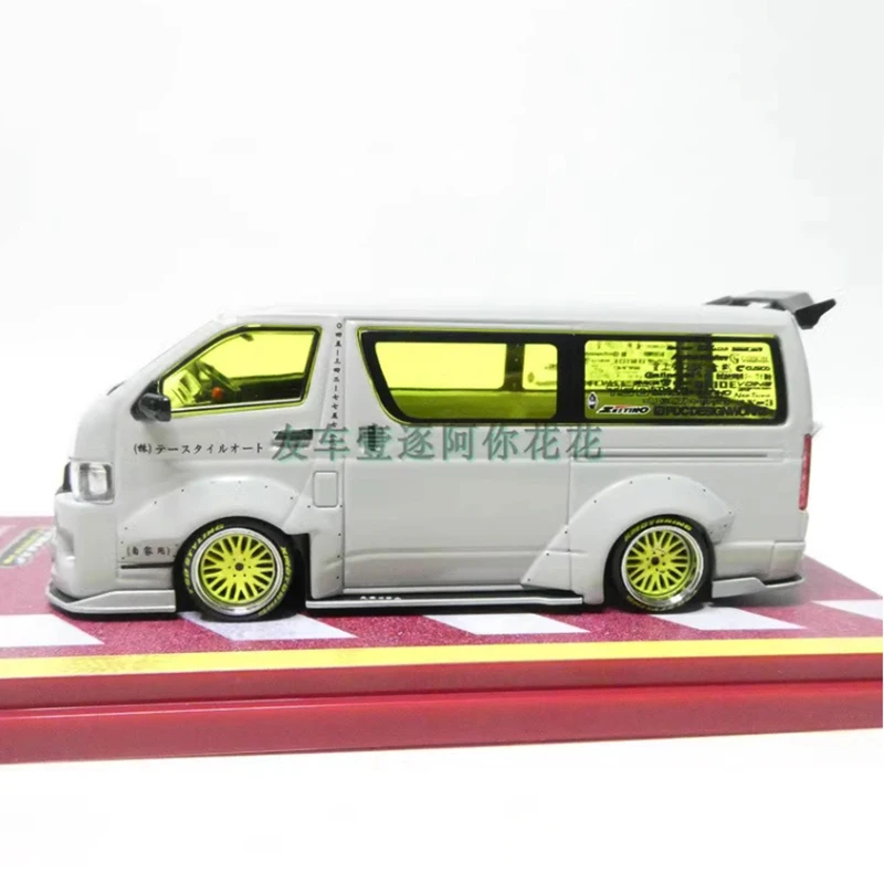TARMAC WORKS 1:43 Toyota Hiace Van Diecast Set 8 TARMAC WORKS 1:43 Toyota Hiace Van Diecast Set - Image 8