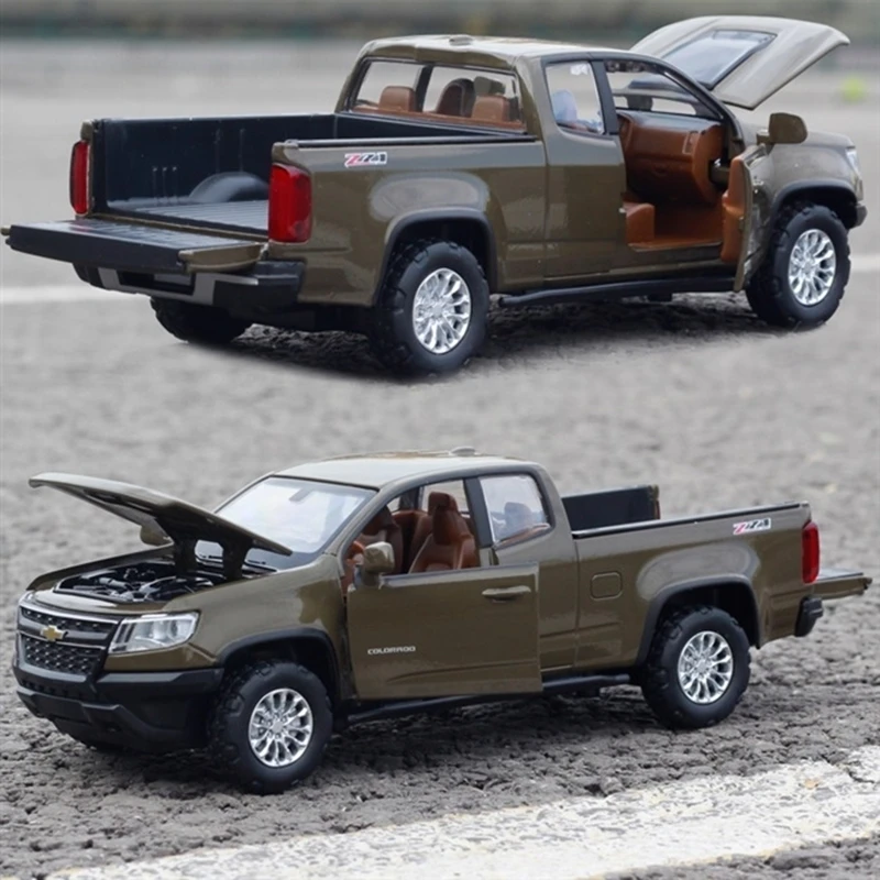 1:32 Chevrolet Colorado ZR2 Off-Road Diecast Model 2 1:32 Chevrolet Colorado ZR2 Off-Road Diecast Model - Image 2