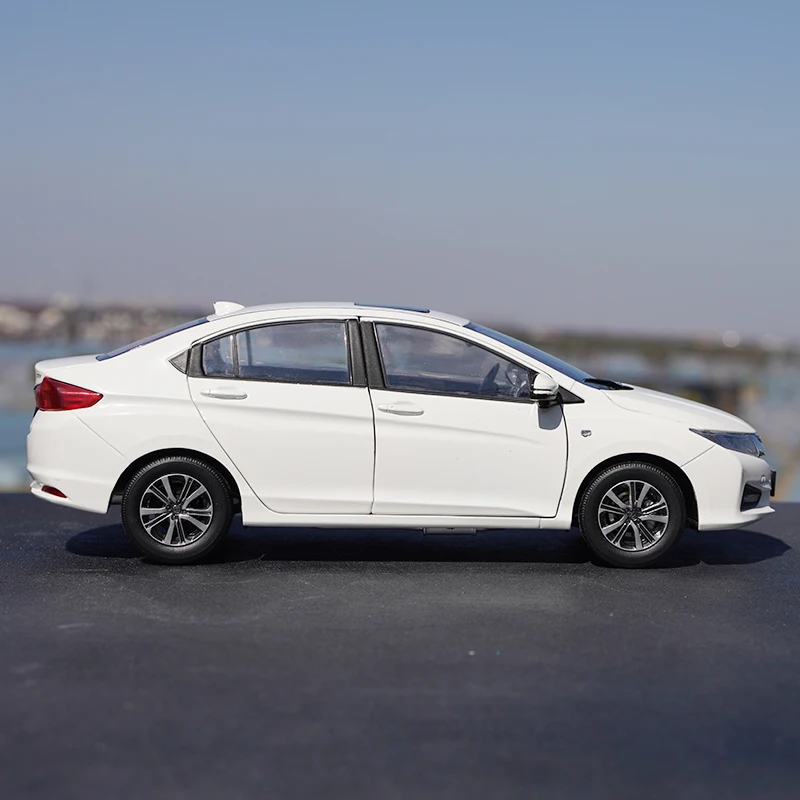 Diecast Model Car 2018 Honda City 1/18 Scale 5 Diecast Model Car 2018 Honda City 1/18 Scale - Image 5