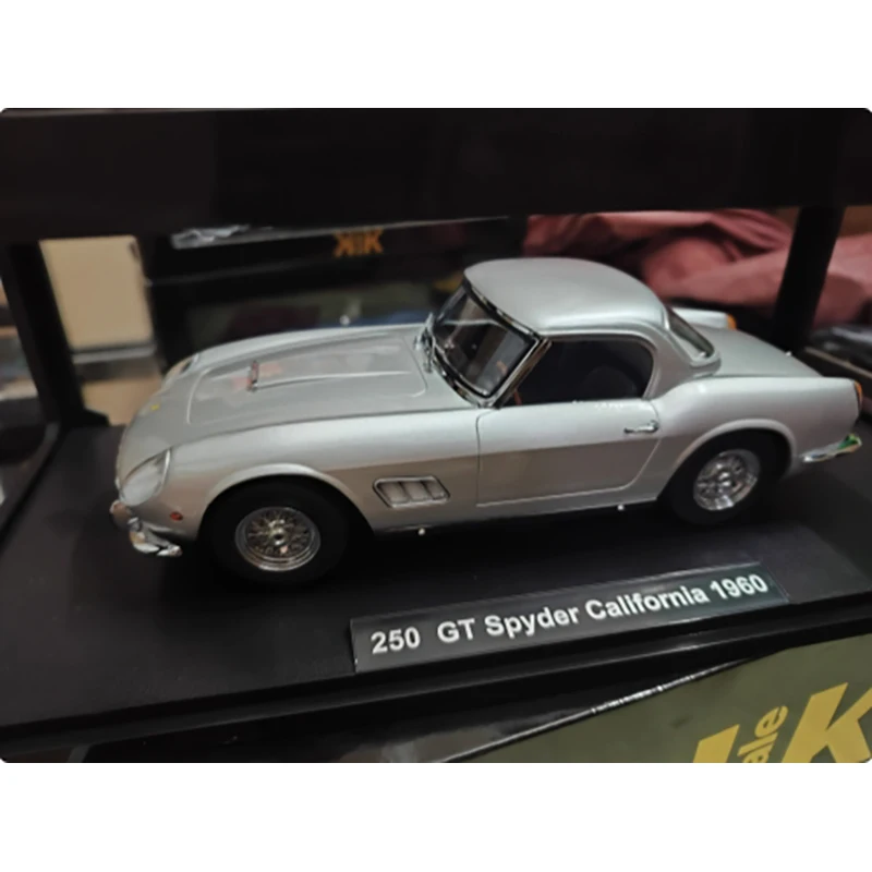 Diecast 1:18 Scale Ferrari 250 GT 1960 Model 9 Diecast 1:18 Scale Ferrari 250 GT 1960 Model - Image 9