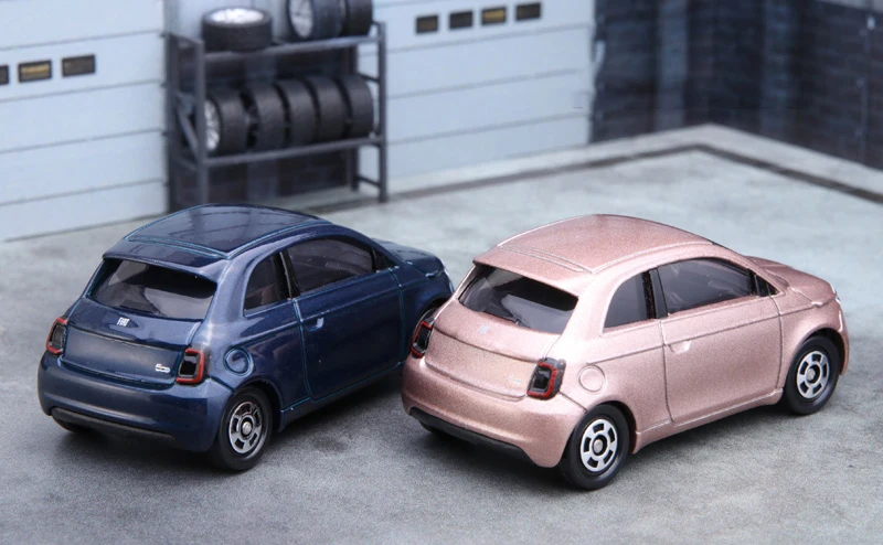 TOMY Fiat 500e Diecast Model Car 7cm 5 TOMY Fiat 500e Diecast Model Car 7cm - Image 5
