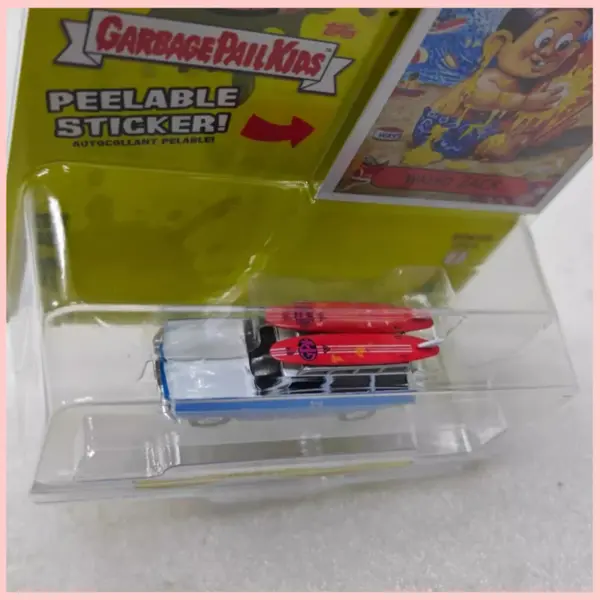 Diecast 1961 Type 3 Squareback Model with Surfboards - Image 5