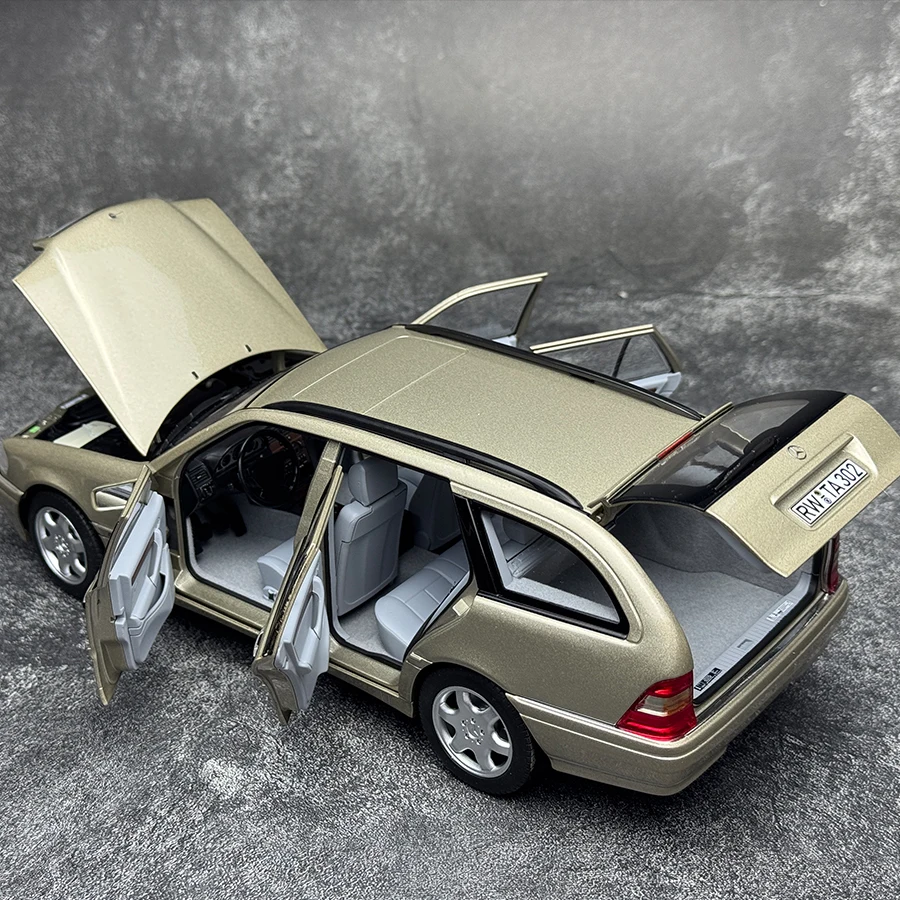 1/18 Scale Benz C-Class T-Model Diecast Model 6 1/18 Scale Benz C-Class T-Model Diecast Model - Image 6