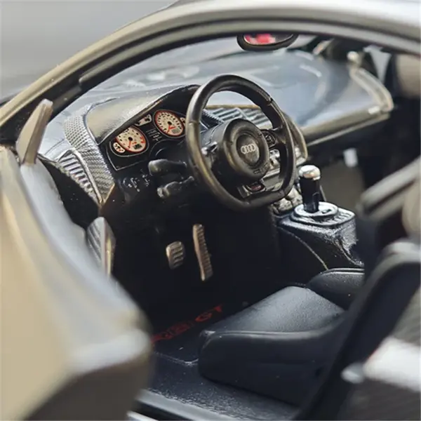 Maisto Audi R8 GT V10 1:18 Diecast Model - Image 3