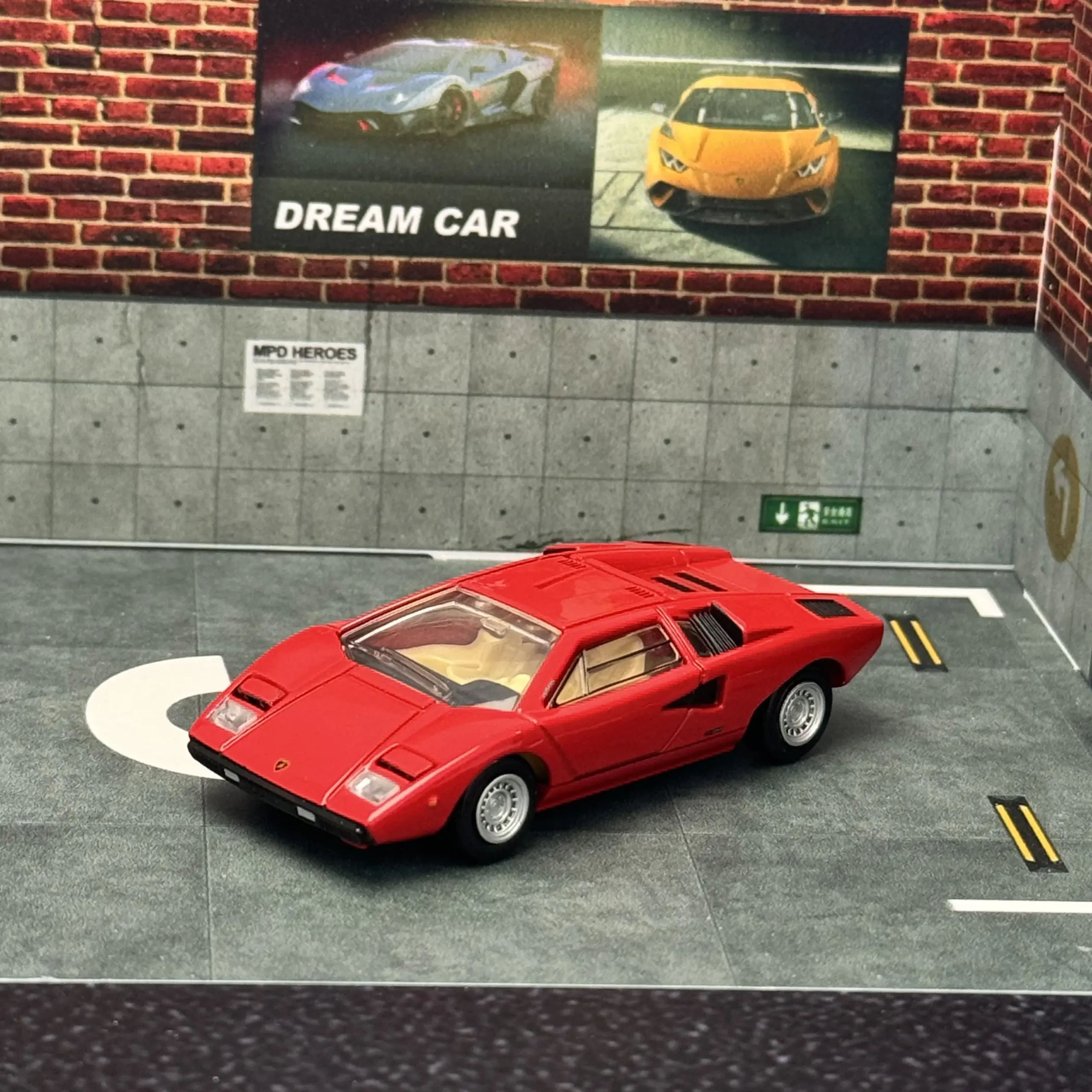 Lamborghini Countach LP400 1:64 Diecast Model 2 Lamborghini Countach LP400 1:64 Diecast Model - Image 2