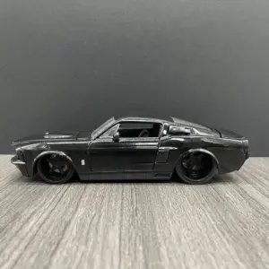 1:24 Ford Mustang Shelby GT500KR Diecast Model 11 S8cf856e8f2a248febfabcce4e445492aC