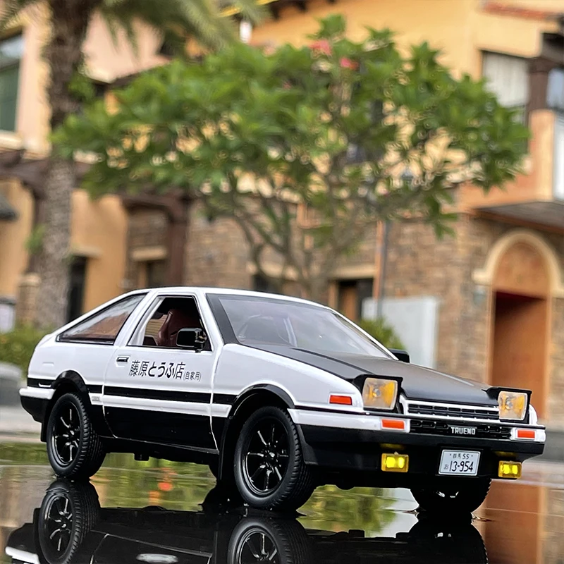 Toyota AE86 Initial D Diecast Model 1:20 2 Toyota AE86 Initial D Diecast Model 1:20 - Image 2