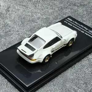 1:64 Scale 1974 Porsche 911 Carrera RSR Model 11 S8e6233be2a7c461682404bb55258800aF