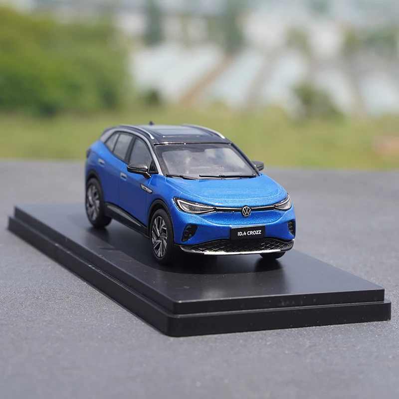 1:43 Scale ID.4 CROZZ SUV Model - Gray/Blue 2 1:43 Scale ID.4 CROZZ SUV Model - Gray/Blue - Image 2